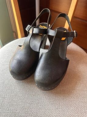 Hasbeen’s black high heel t-strap clog